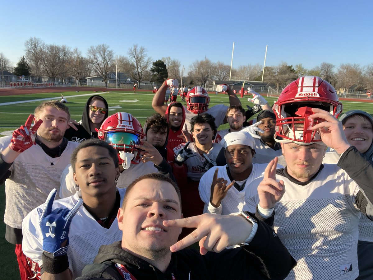 CoachKRocheford's tweet photo. First spring practice of the year knocked out! Super excited to work with a hard working and talented group!
There are special things going on in McPherson, Kansas! ๐ถ
#ATT | #GuardDawgs https://t.co/1ZuurLLFIX