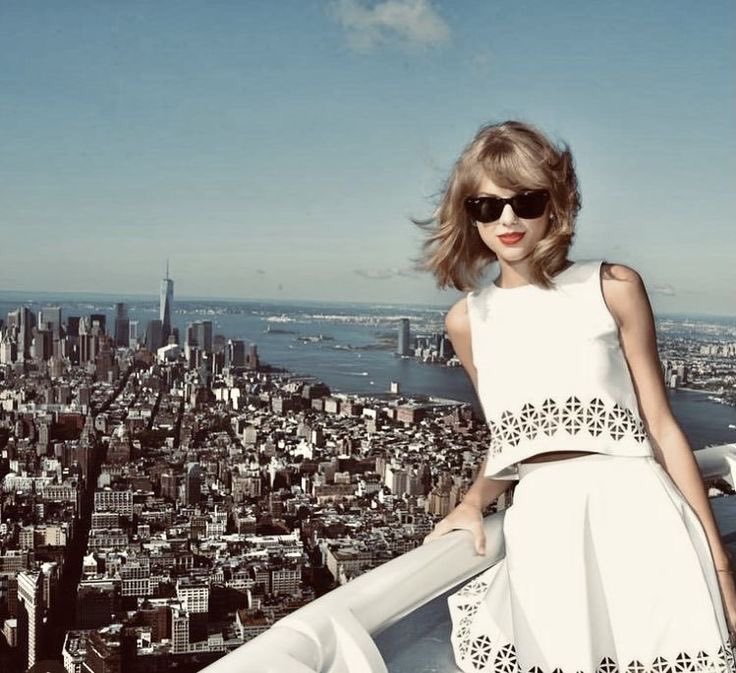 _sunlcs's tweet image. deve ter sido a melhor sensação do mundo ser fã da taylor em 2014, escutar o 1989 pela primeira vez, e ainda ir na tour..