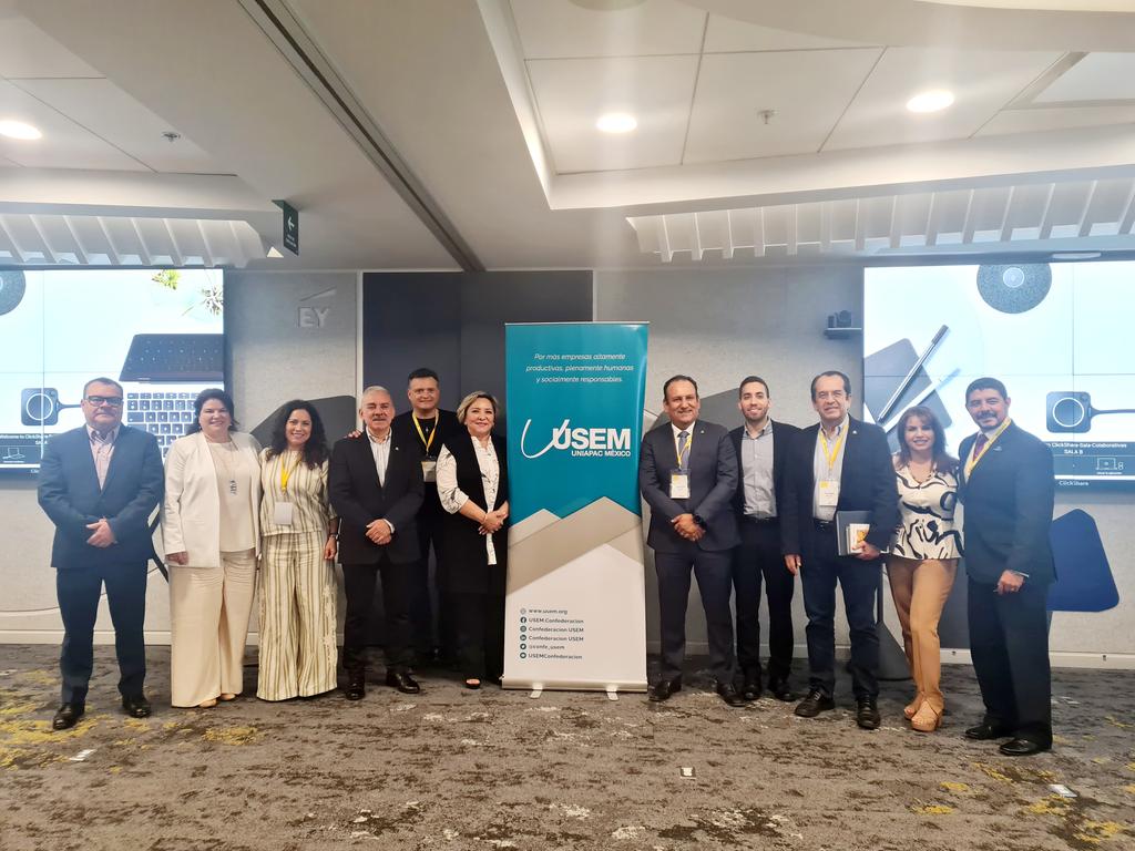 AlexSd1977's tweet photo. Un gusto iniciar el DIFOSO (Diplomado en Formación Social) de @usem en compañía de mis compañeras presidentas de los Centros Empresariales de Chiapas y Oaxaca, además de varios centros empresariales @Coparmex del país. https://t.co/mEd8qYOHEW
