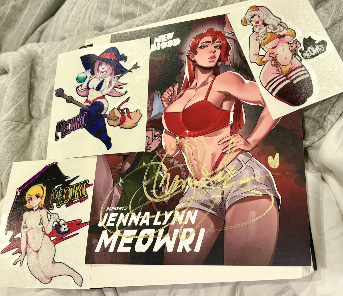 Had a great time at PAX today!! Spider and Bugs explored with me and we met so many cool people. Huge thanks to @JennaLynnMeowri for this fantastic swag and for being so chill 😭🙏 It was amazing to finally meet you!!