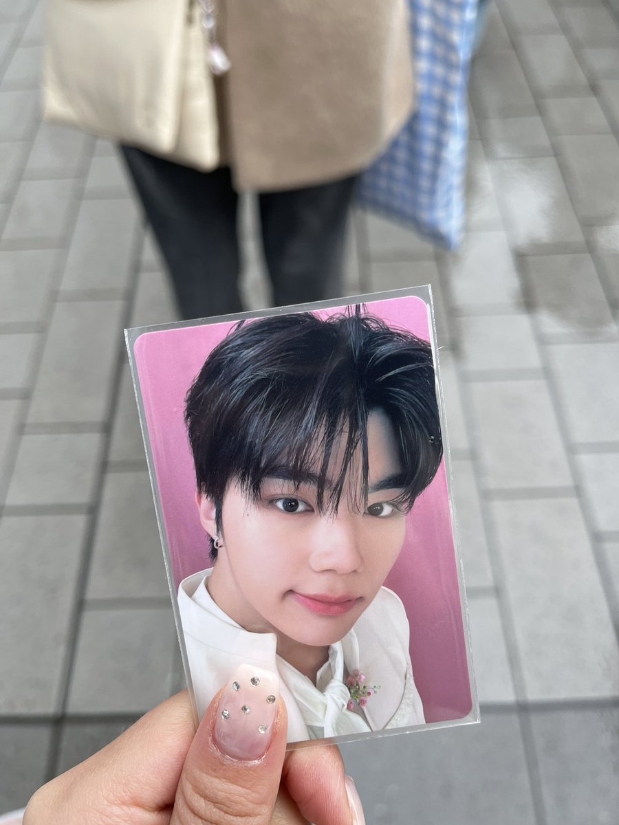 tyari_unn's tweet photo. ごぬ自引きできた‐😭♡
CDめっっちゃ並んでるょ、、
並んできます、、 https://t.co/fyK5XkeHpR