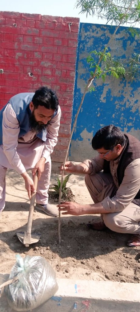 aeonankanacity1's tweet photo. #InternationalForestDay 
#PlantForPakistan campaign in different schools of the Markaz. An initiative of @GovtOfPunjab for better future.
@SchoolEduPunjab https://t.co/fpoqnJPwKf