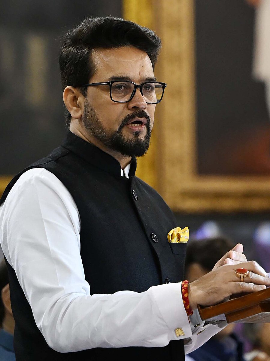 JaikyYadav16's tweet photo. इंडिया में IPL BCCI करवाती है और उस BCCI के सेक्रेटरी जय शाह हैं और जय शाह अमित शाह जी के बेटे हैं।

IPL के चेयरमैन अरुण कुमार धूमल हैं जो कि भाजपा नेता और केंद्रीय मंत्री अनुराग ठाकुर के छोटे भाई हैं।

कल मुनव्वर फारूकी को IPL की ओपनिंग में गेस्ट कॉमेंटेटर के रूप में बुलाया गया और उन्होंने कमेंट्री भी की 

अब वो लोग कहां गए जिन्होंने एल्विश यादव को सिर्फ़ इसलिए टारगेट किया क्योंकि उसने मुन्नव्वर फारूकी से हाथ मिलाया था। अब है क्या दम जय शाह और अरुण कुमार धूमल के लिए एक भी शब्द कहने की?