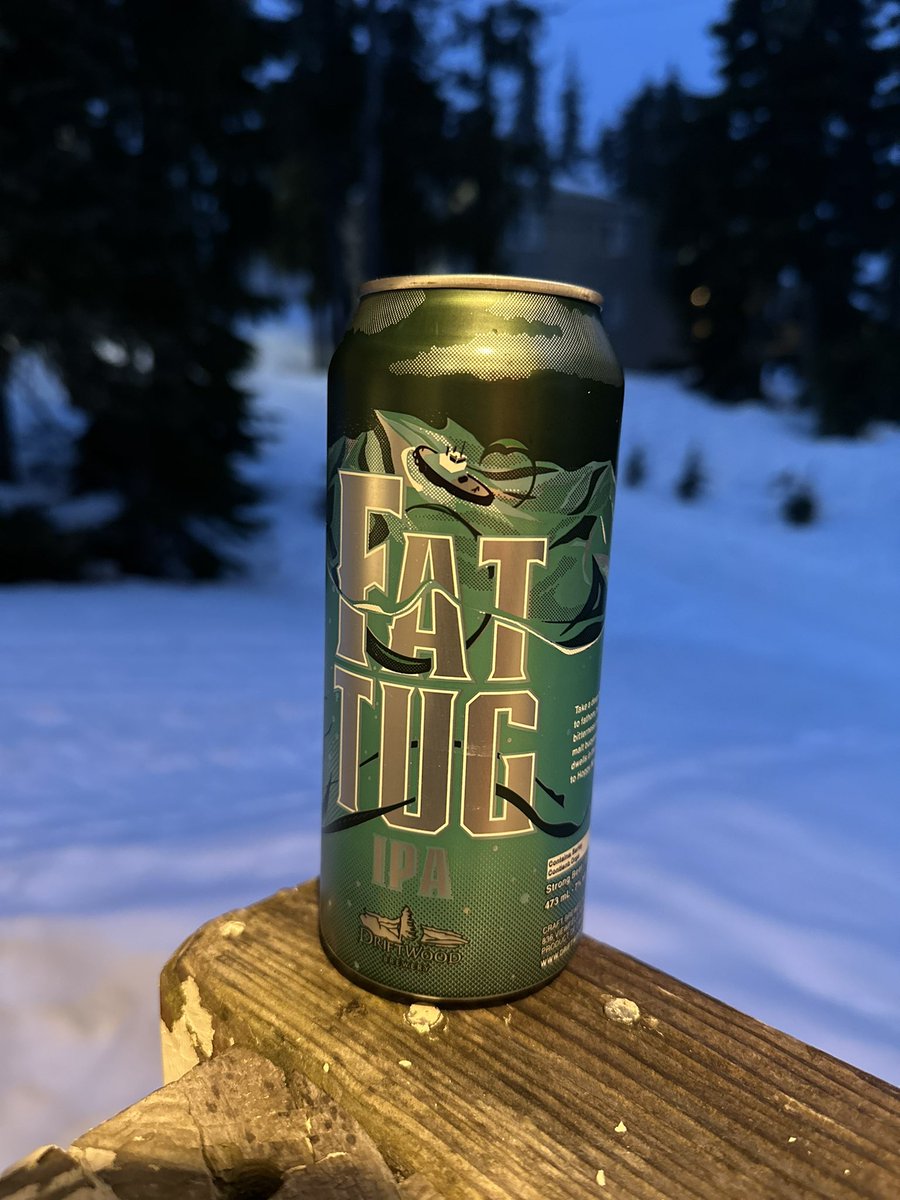 Enjoying a mtn sized @driftwoodbeer #FatTug on the @MountWashington mtn. Here’s to #FTF to all on the #BCCraftBeerQuest this wknd. @GregorCraigie @pastiscam @TheGrowlerBC @IAmCarlJensen @tforshner @craftbrewjester #fattugFriday