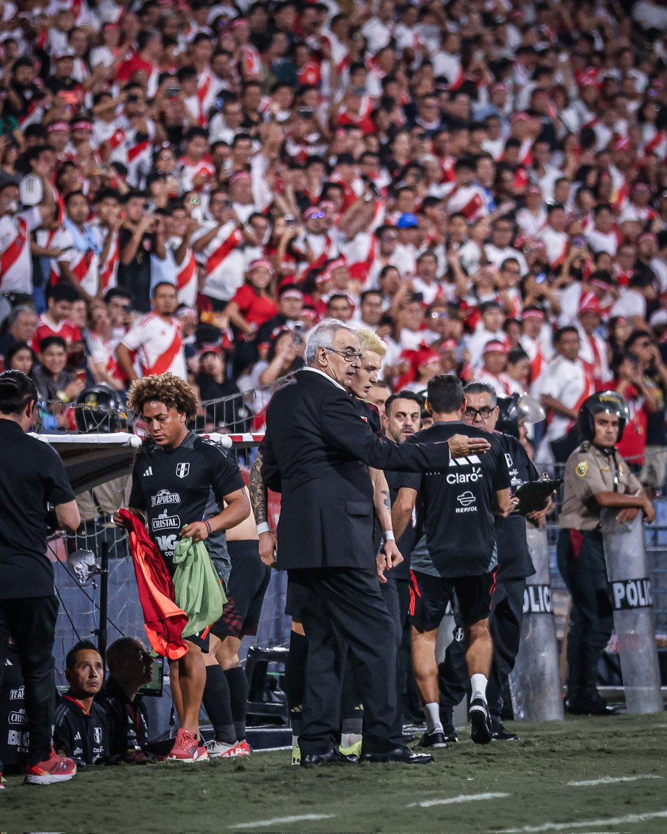 El debut de Oliver Sonne con la camiseta peruana <a href="/SeleccionPeru/">La Bicolor</a> 

📸 <a href="/marcelshoot/">Marcel Sandoval</a> 

#sonne #oliversonne #debut #Matute #Fossati #lapadula #guerrero #canonperu #peru #seleccionperuana