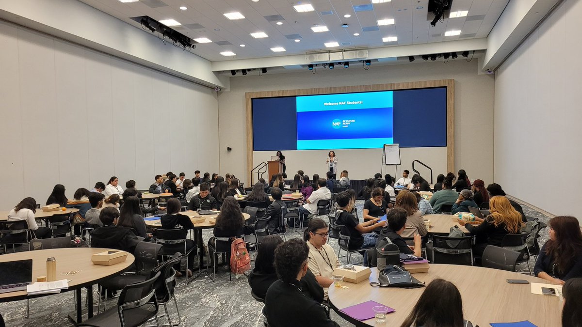 Busy, busy week for @Skyline_NAF students! As we prepare for expo with Internship interviews @CapitalOne. #BeFutureReady @NAFCareerAcads @CTEinDallasISD @Skyline_Raiders @TheSkylineSuite #Internships