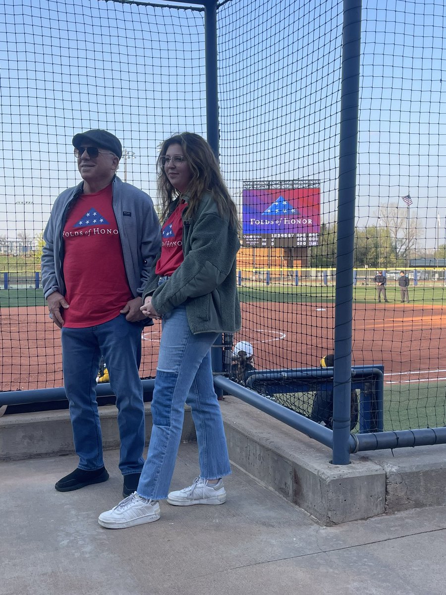 Thank you @OU_Softball for honoring @FoldsofHonor scholarship recipient Riley Ciprich and her father and grandfather at the softball game vs @BaylorSoftball at @USASoftball stadium in OKC 🇺🇸🥎 @OU_Athletics