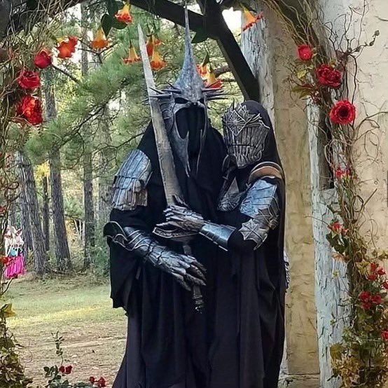 whotfisjovana's tweet image. me and who