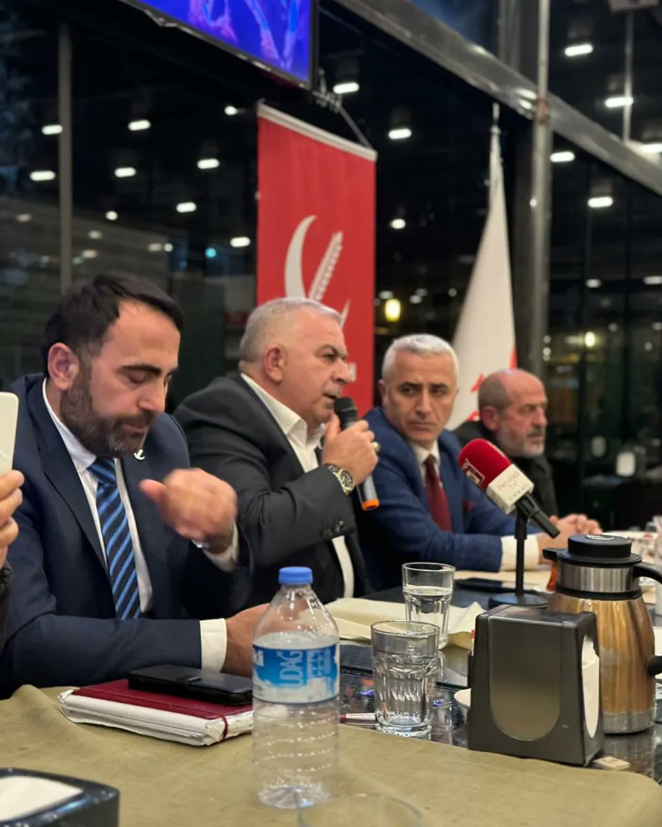 refahpendik's tweet photo. Pendik Belediye Başkan Adayımız 
Sn.Fahrettin KARAKURT 
31mart yerel seçimlerine sayılı günler kala çalışmalarına ara vermeden yoğun şekilde devam ediyor. Pendik yerel basın mensuplarıyla sahur proğramında biraraya gelen FahrettinKARAKURT basın mensuplarının sorularını cevapladı. https://t.co/VMghHjkQXe