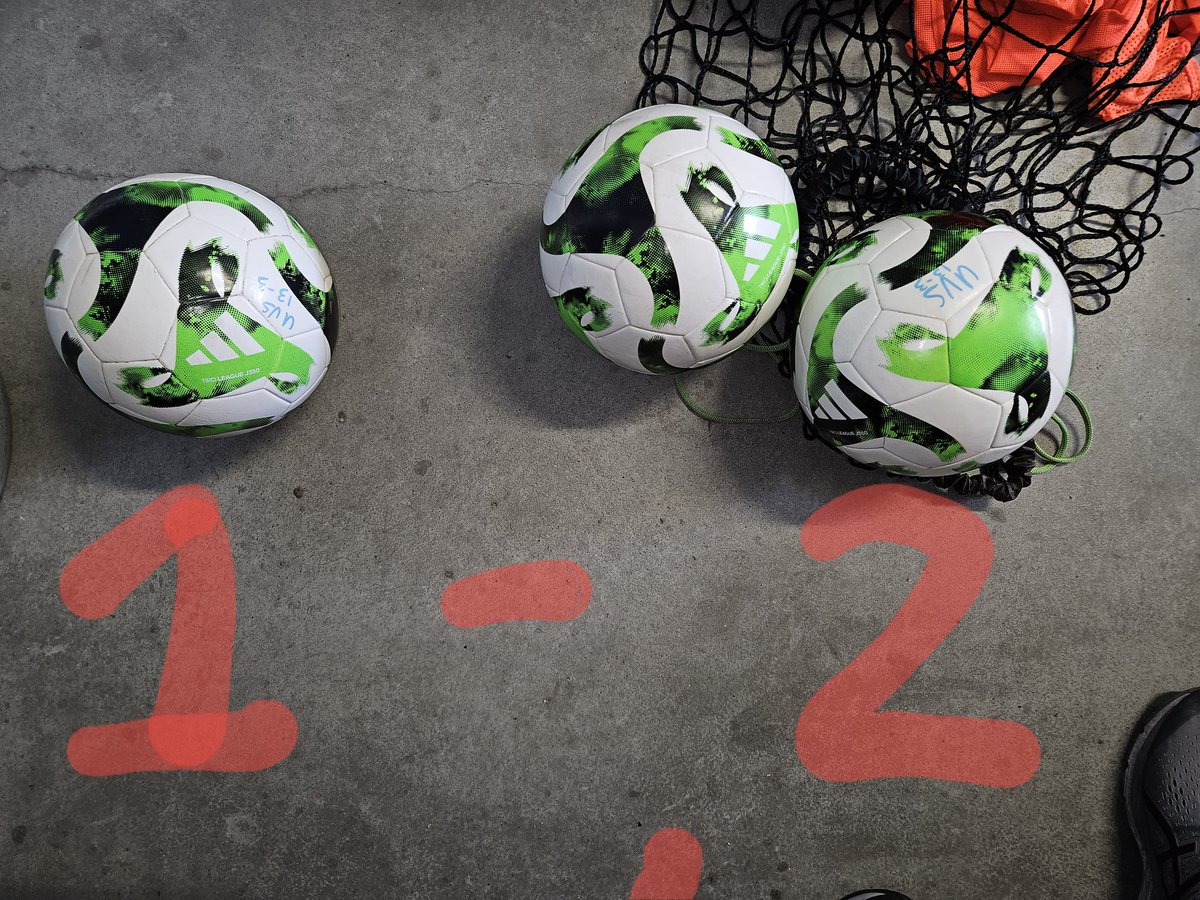 VICTORIE! <a href="/LVVUVS/">UVS</a> JO 13-3 wint uit bij Meerburg en klimt richting de top 3. 💙🤍🖤