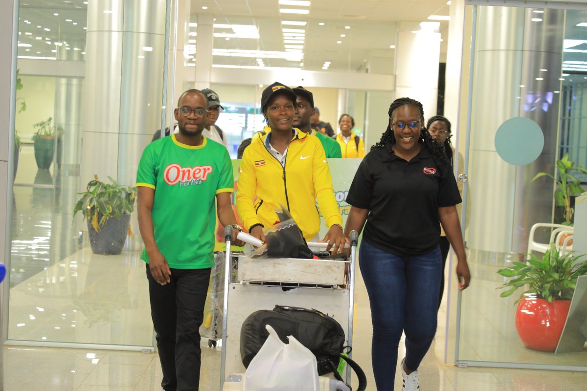Uhandball's tweet photo. "We're back from the All Africa Games! Thank you,Onerjuice Uganda @OnerJuiceUg @RihamUG for the warm welcome. Your support means the world to us Looking forward to more collaboration
#TeamUganda🇺🇬
#NationalSeniorWomensTeam
#FreshnessandSweetness @OnerJuiceUg
#AnOnerForeveryone https://t.co/c7bL7Sndfl