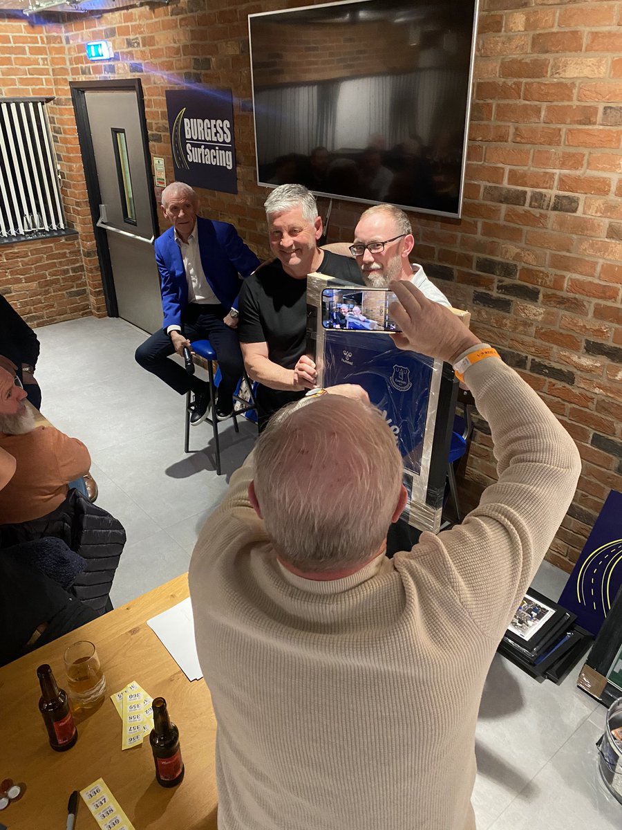 Great night @Everton @reid6peter #PaulBracewell @EFCFPF @msymemorabilia