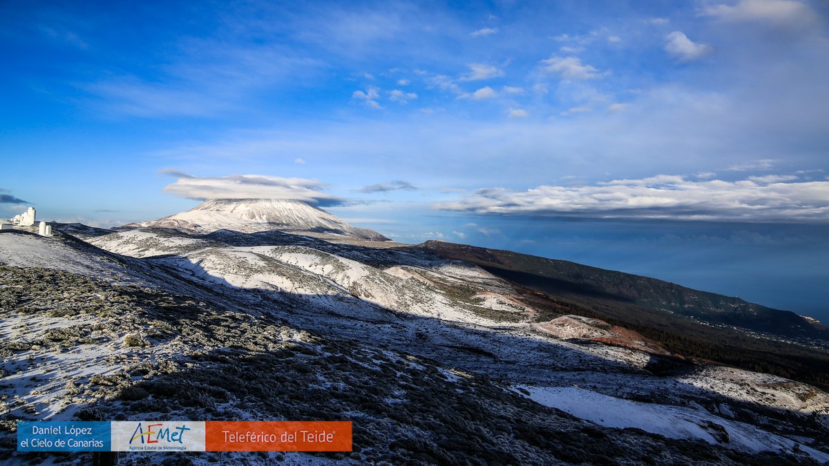 #Buenosdías España. Así amanece hoy en el Parque Nacional del #Teide @pnteide. Imagen cortesía del proyecto #TeideLab de @AEMET_Izana @VolcanoTeide @cielodecanarias