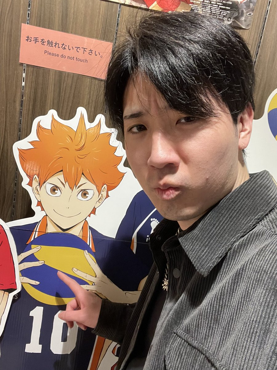 Ganloss's tweet photo. まじでコイツ小せえ
だめだろ！主人公は俺みたいでなくちゃ
終焉の支配者みたいな雰囲気出るやろ？
ランクで言えば俺は上の下
なんでって？
イキってるから https://t.co/jWEP8IWLcZ