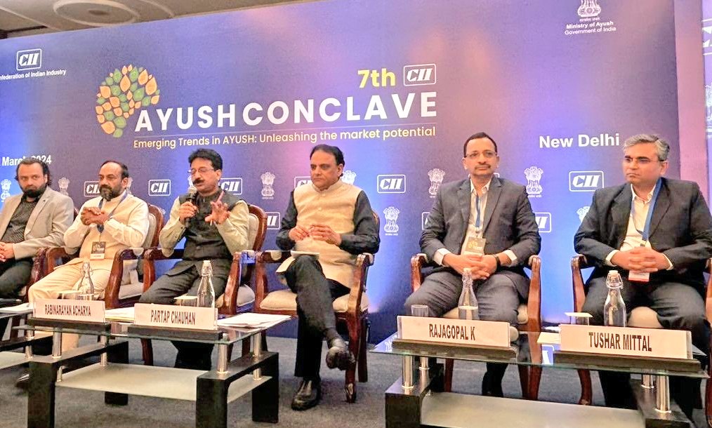 At the 7th CII #AYUSH Conclave held on 22.03.24, Prof. Vd. @rnacharya1967, DG #CCRAS, shed light on  government's initiatives aimed at strengthening the sector & highlighted the importance of #collaborativeresearch efforts in evidence generation.

Source:aninews.in/news/home/ayus…