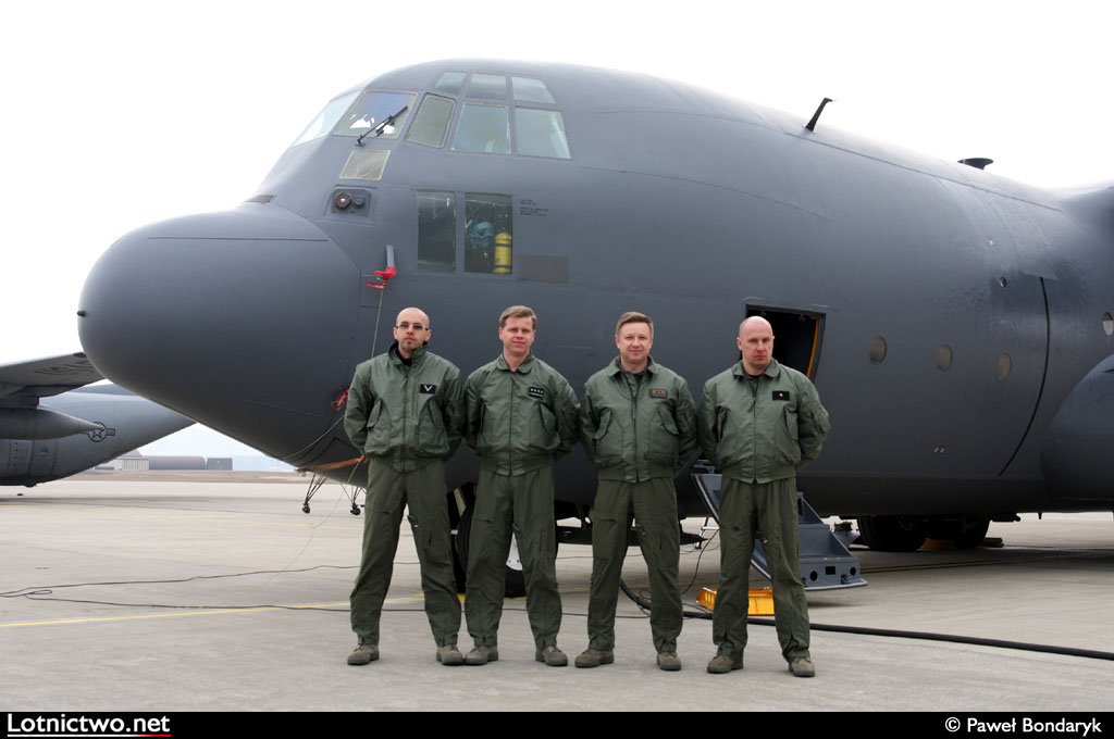 PBondaryk's tweet photo. #OTD 15 lat temu #RMS #C130 1501 #3SLTr #33BLTr https://t.co/LSvwTX5dND