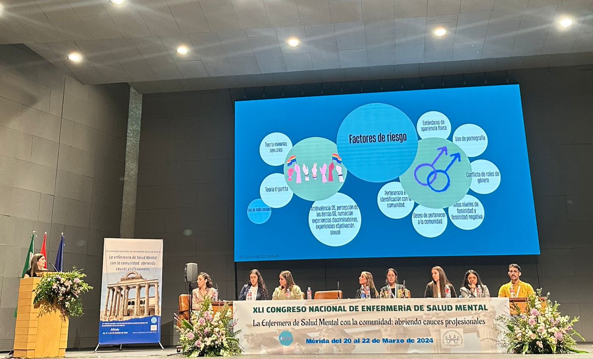 Las #EIR2 de #saludmental Clara Solas y Mercè Sancho, fueron seleccionadas entre todas las propuestas de valor del estado español, para presentar sus #TFR ante la audiencia. A pesar de los nervios, sus proyectos de investigación fueron alabados por participantes del #41Congreso