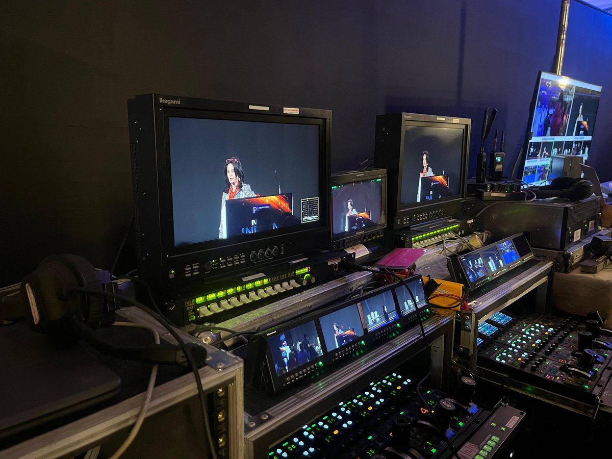 💫#NDTVIndianOfTheYear | Last minute dry-runs and more — here's the busy PCR (production control room) at work, all set to bring you our mega show in just a few hours Stay tuned: ⌚️: 5 pm 🔗: ndtv.com/indianoftheyear 📍: youtube.com/live/0zJ9lbY94…