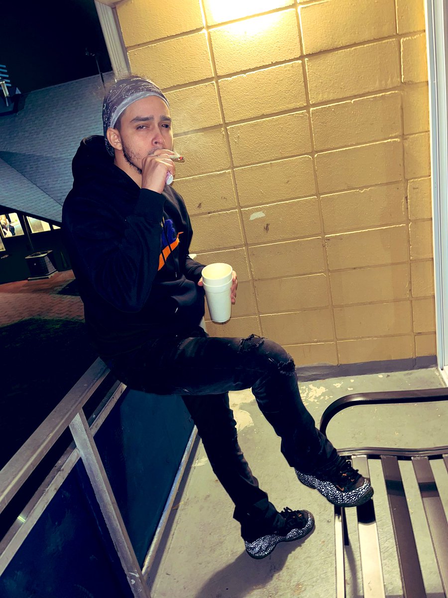 3TheHaardWay's tweet photo. No it ain’t proscribed but I still take it for the pain 😷❤️‍🩹💯🧡 #Rip&amp;FreeMine🤲🏽 https://t.co/fGYhjrS240