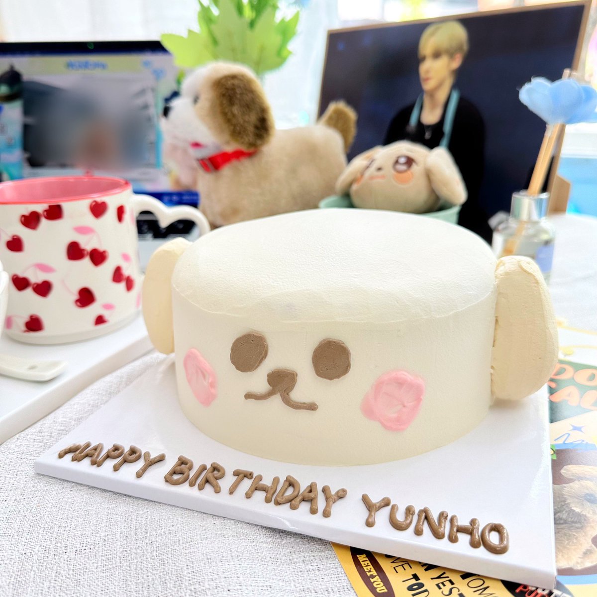 theyuntopia's tweet photo. ⏰16:30

จะมีกิจกรรมเป่าเค้กวันเกิดยุนโฮ ที่คาเฟ่ชั้น 2 นะคะ🐶✨
ขอเชิญเอทินี่ทุกคนมาร่วมฉลองด้วยกันนะคะ🩵

#TheYuntopia https://t.co/RZgAtjhZap