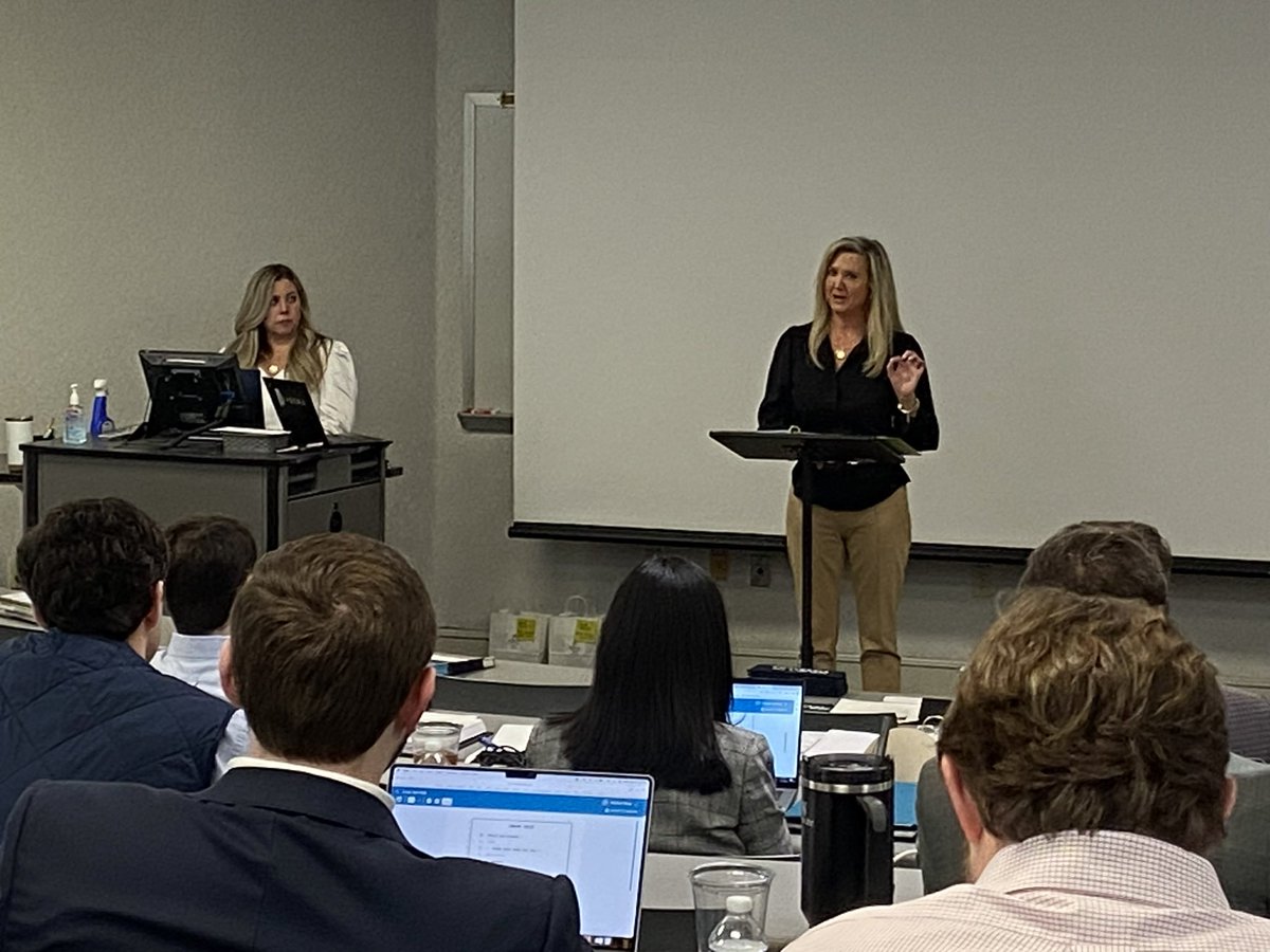 AL_Reporting's tweet photo. We had a great time at ADLA Depo Boot Camp this week!! What a fantastic group of lawyers that dedicate their time to mentor those just starting their careers!! And what did I speak on? How to keep a clean record, of course!! https://t.co/A2IqAGsVBr