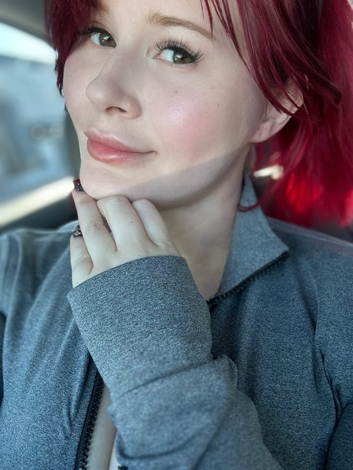 Watch Jenn's leaked NSFW photo on TwXstars