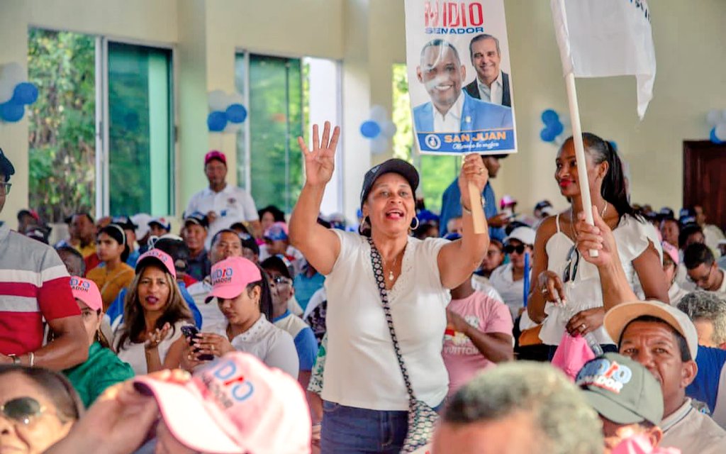 Hoy la comunidad educativa de la provincia San Juan proclamó a <a href="/NidioSenador/">Nidio Encarnacion</a> cómo su Senador 2924-2028 #SanJuanTieneQueCambiar #ElSenador#NidioEncarnacion