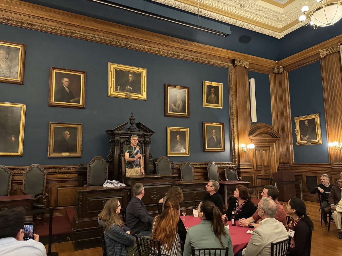 Wonderful @ens_development dinner at the @MutterMuseum .. best group of scientist ever!!.. Thanks @HeuckerothLab for organizing this!!