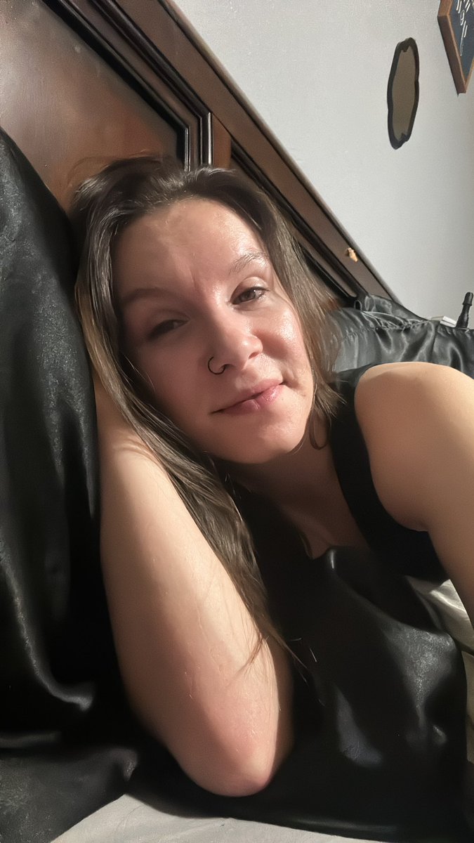 simplykaayOF's tweet photo. Good night.. 
or
Good morning! 

Subscribe! 
https://t.co/EggexVzC2l

#nsfw #nsfwtwt #findomgoddess #feet #tattoos #milf #paypig #spoiled #content https://t.co/Ieu2eReYcg