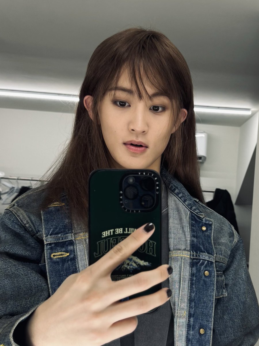 markfcore's tweet photo. they really do look alike now.. i admit 😭 https://t.co/LHZauPEzX8