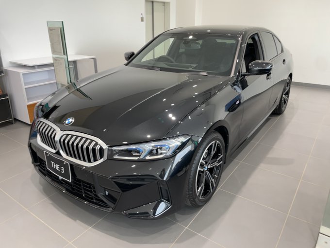 ディーラーなう。
3シリーズかっこよいねー。 