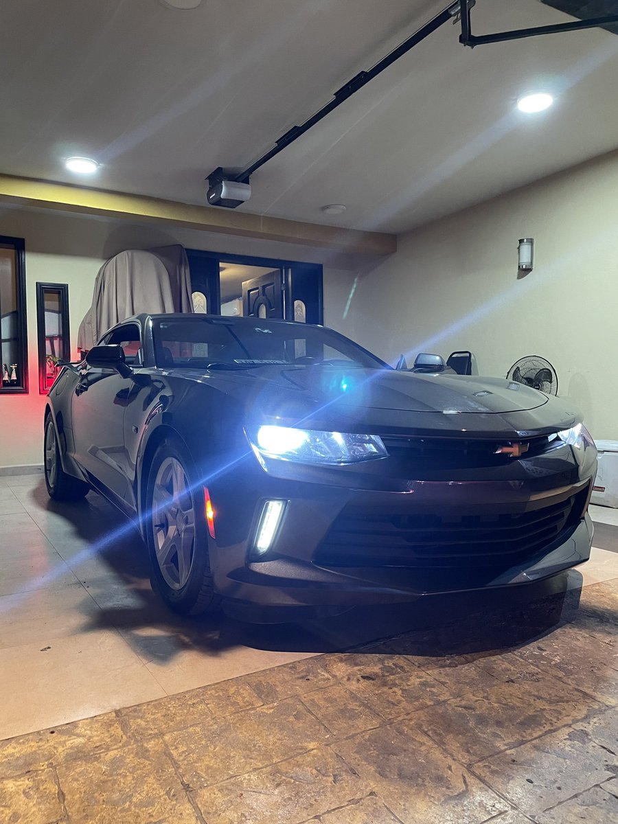 Sé que les importa una miércoles.
Pero hoy cumplí mi sueño de la infancia.

Me compré un camaro 🥹