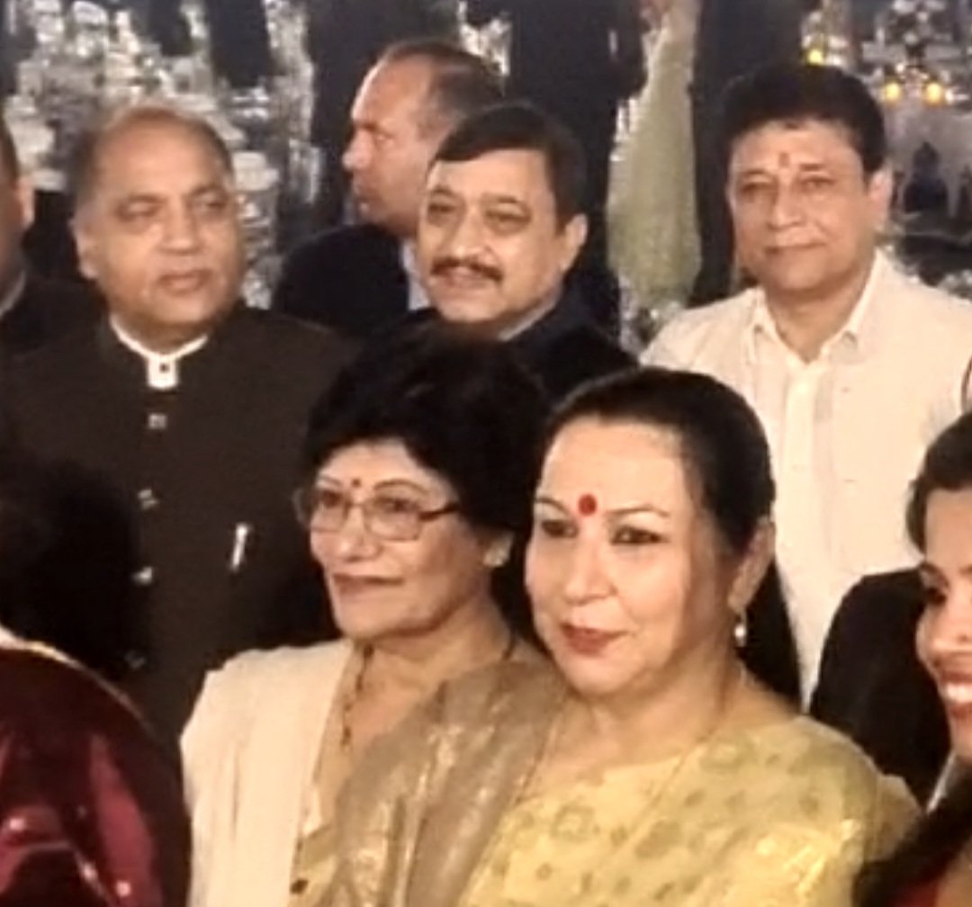 ProfRajeshBJP's tweet image. शिमला संसदीय क्षेत्र के लोकप्रिय सांसद एवं भाजपा प्रत्याशी सुरेश कश्यप जी को जन्मदिन की हार्दिक शुभकामनाएं।
आप स्वस्थ एवं दीर्घायु रहें और भारी मतों से विजयें भव देवी-देवताओं से यही कामना करती हूं। #sureshkashyap