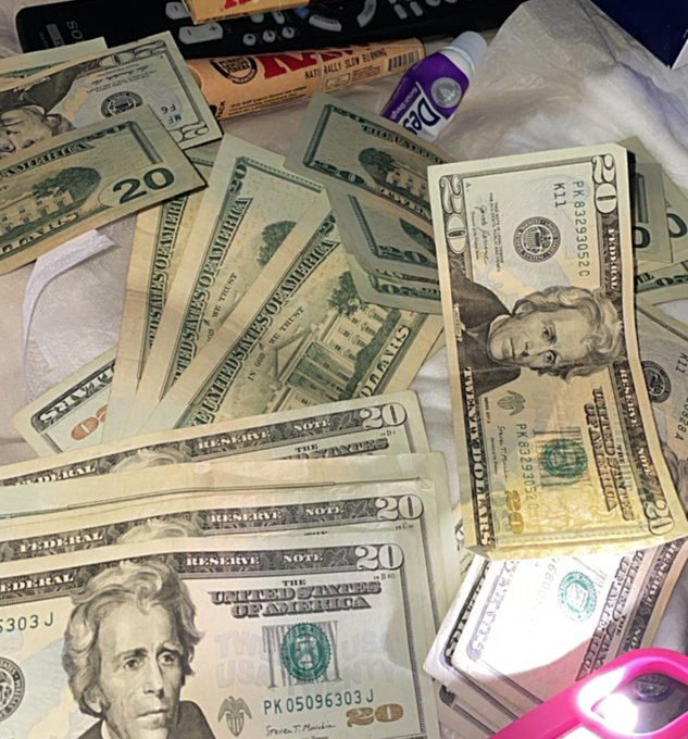 I&rsquo;m back #buyingcontent baby they keep trying to hack me https://t.co/LaxYboYIUg<a href="/tag/buyingcontent"class="tags">#buyingcontent</a>