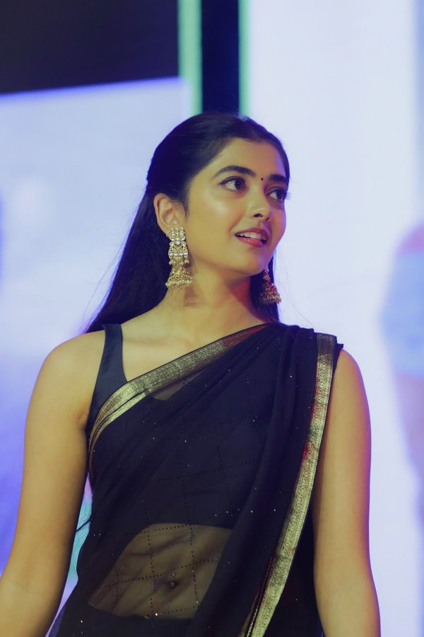 GJVQan9bQAA2kQy?format=jpg&name=900x900