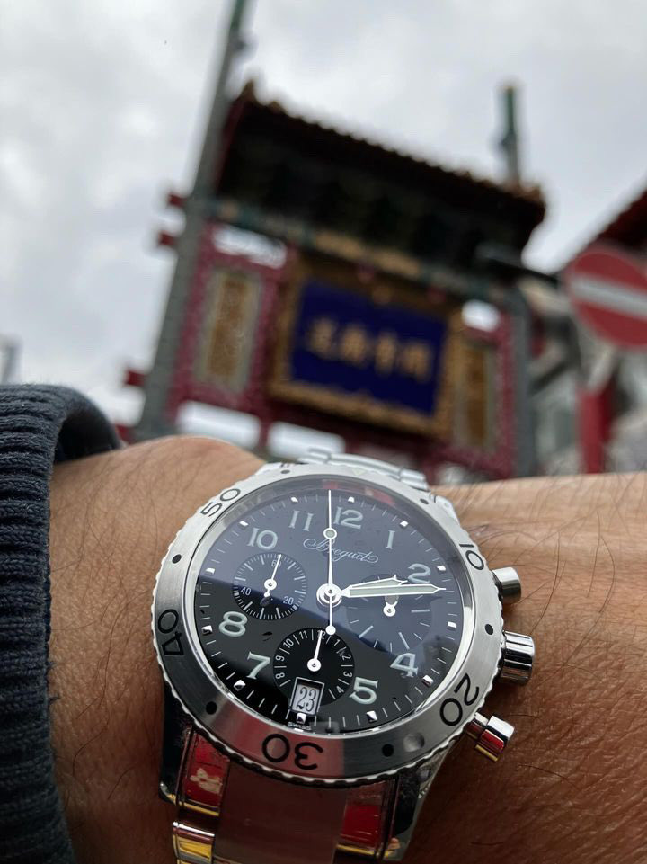 rc30kai's tweet photo. 令和6年3月23日　
雨の土曜日 #横浜中華街 
これからランチ 

本日の時計 
#ブレゲ 
#トランスアトランティック 
#breguet #寶璣 #宝玑 
#typexx #type20 
#ref3820 #lemania 
#breguettype20 #breguettypexx
#transatlantic #transatlantique 
#flybackchronograph 

#腕時計魂 #腕魂 https://t.co/6I90GV4NR8