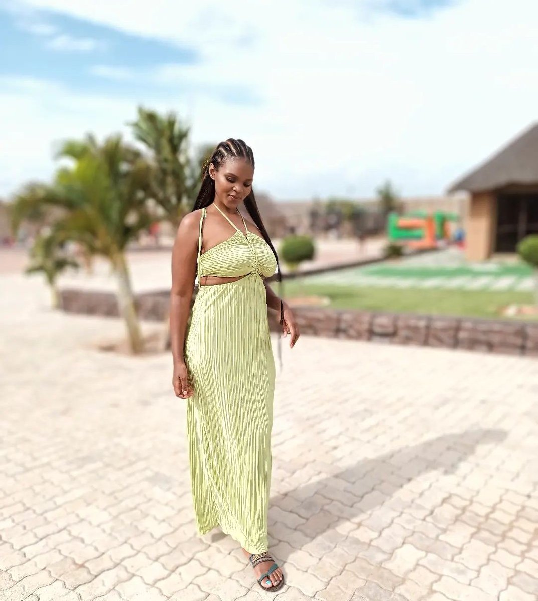 pontsho_mp's tweet photo. A picture of you in a dress? 🤲 
Let's see 🫶 https://t.co/KB6uFgleB8