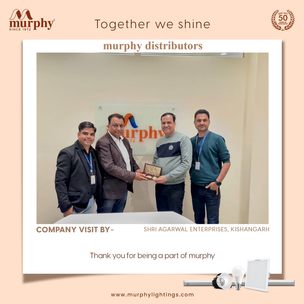LightingMurphy's tweet photo. Great company visit with our distributors, full of learning and shared vision
Lighting the way to success together !!
#MurphyLighting #DistributorVisit #PartnersInSuccess https://t.co/6Q6gIRQLvu
