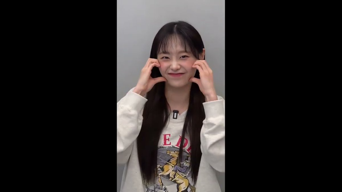 [ENG SUB] 240213 #Chuu 'Chocolate' Greetings Bugs! Music: youtu.be/6SWvSTgUQOM Genie Music: youtu.be/LPLlhgFs4o0 Melon Music: youtu.be/OTVHpD89qUk Naver Vibe: youtu.be/uclY07fQXMo