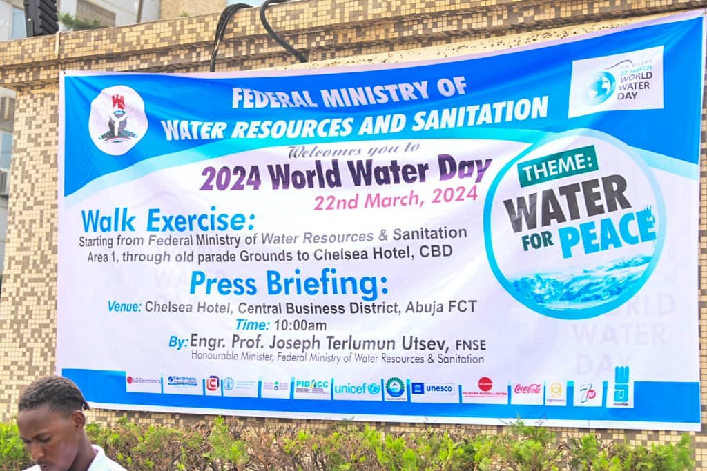 The Head of @UNESCO Abuja Office @ADiallo2018 at a Press Briefing to commemorate  #WorldWaterDay2024, presented the #WorldWaterReport 2024 to the HM of Water Resources & Sanitation Engr. Joseph Utsev & assured of UNESCO’s technical support to Nigeria  in achieving #SDG6 
@jtutse