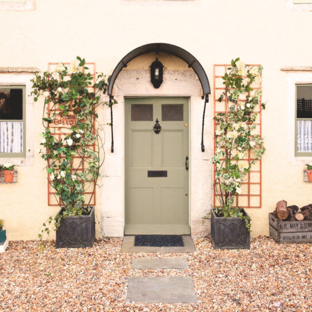 This Easter, add a touch of charm to every welcome home 🏠 Picture a front door bathed in a soft blush pink or for a cool and refreshing look, consider a mint green door. It's a versatile shade that complements various exterior styles and sets a lively tone for the season.