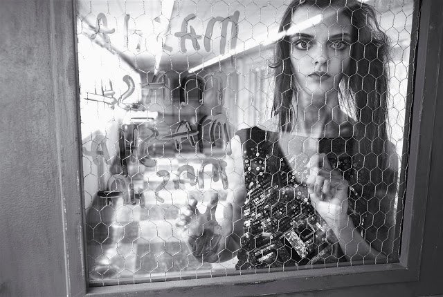 walnutwax's tweet image. Remember this editorial well

Models in rehab by #stevenmeisel 2007