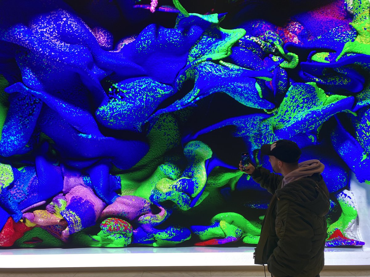 chacha9946's tweet photo. Curtis Penning, co-founer of Avant arte and I visited #63building at Seoul, Korea to see @refikanadol ‘s art work, Machine simulations : Life and dreams.🔥we both fall in love with this one. This is only one place where you can see RAS art work.
Hope I can see Refik and @avant_arte together someday 💎
ps. you can find out RAS archive from #DDP , seoul as well.