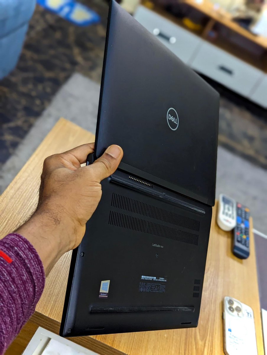 Stallionglobal2's tweet photo. _*Dell Latitude 7490 Intel Core i5 - 8250u 16gb RAM 256gb SSD 8th Gen 13"inch Keyboard Light 1.80GHz ₦250,000*_ https://t.co/EFVAsJ5Uhc