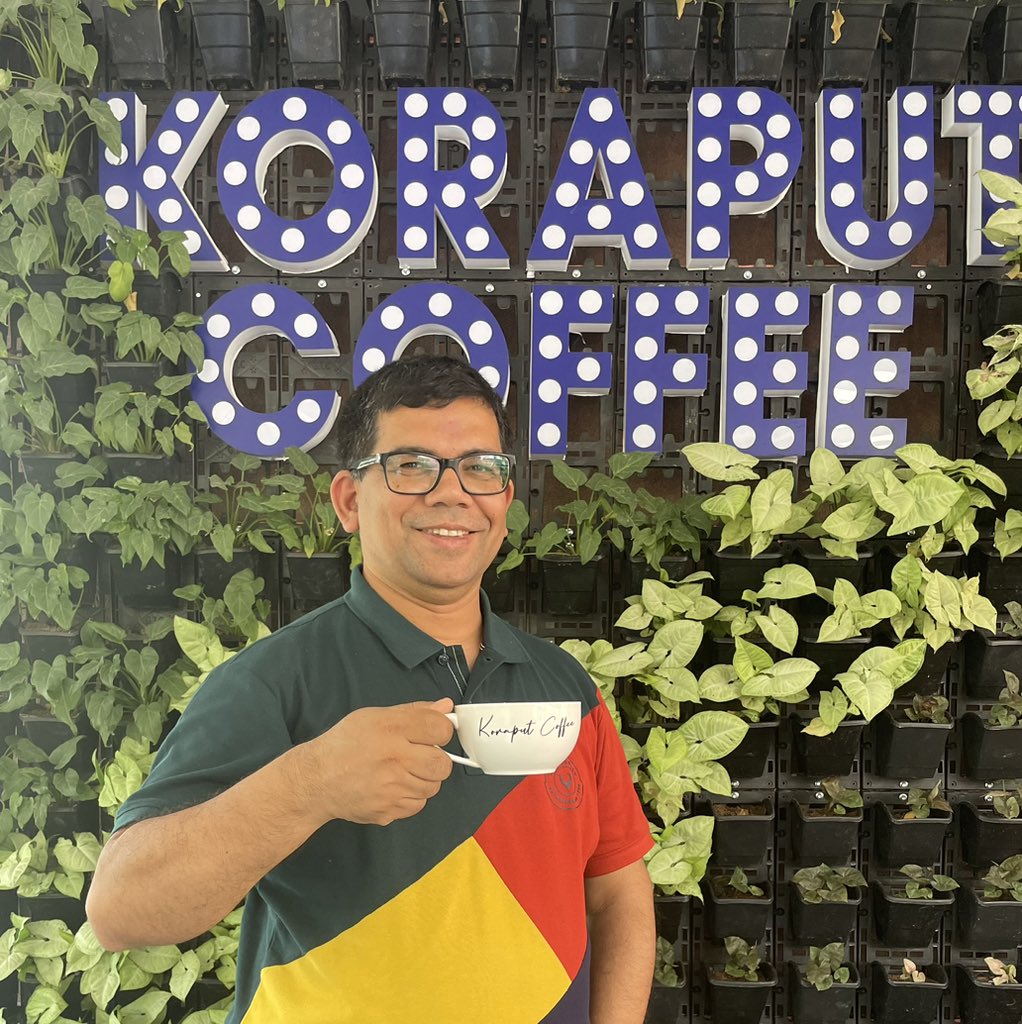 devasissarangi's tweet photo. "Exploring #MissionShakti Bazaar with sis 👩‍👧‍👦, can't resist a cup of my favorite #KoraputCoffee! ☕️ #SisterTime #MarketAdventures” 

"Sipping #KoraputCoffee from a cherished ceramic cup 🍵. Pure bliss in every sip! #CoffeeLove #CeramicCharm"

Love ❤️ Koraput Coffee 
Odisha https://t.co/pHHLg50Wqy