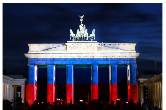 Wird das Brandenburger Tor heute Abend in russischen Farben angeleuchtet werden?

#Moskau
#Berlin 
#BrandenburgerTor
#TerrorAttack