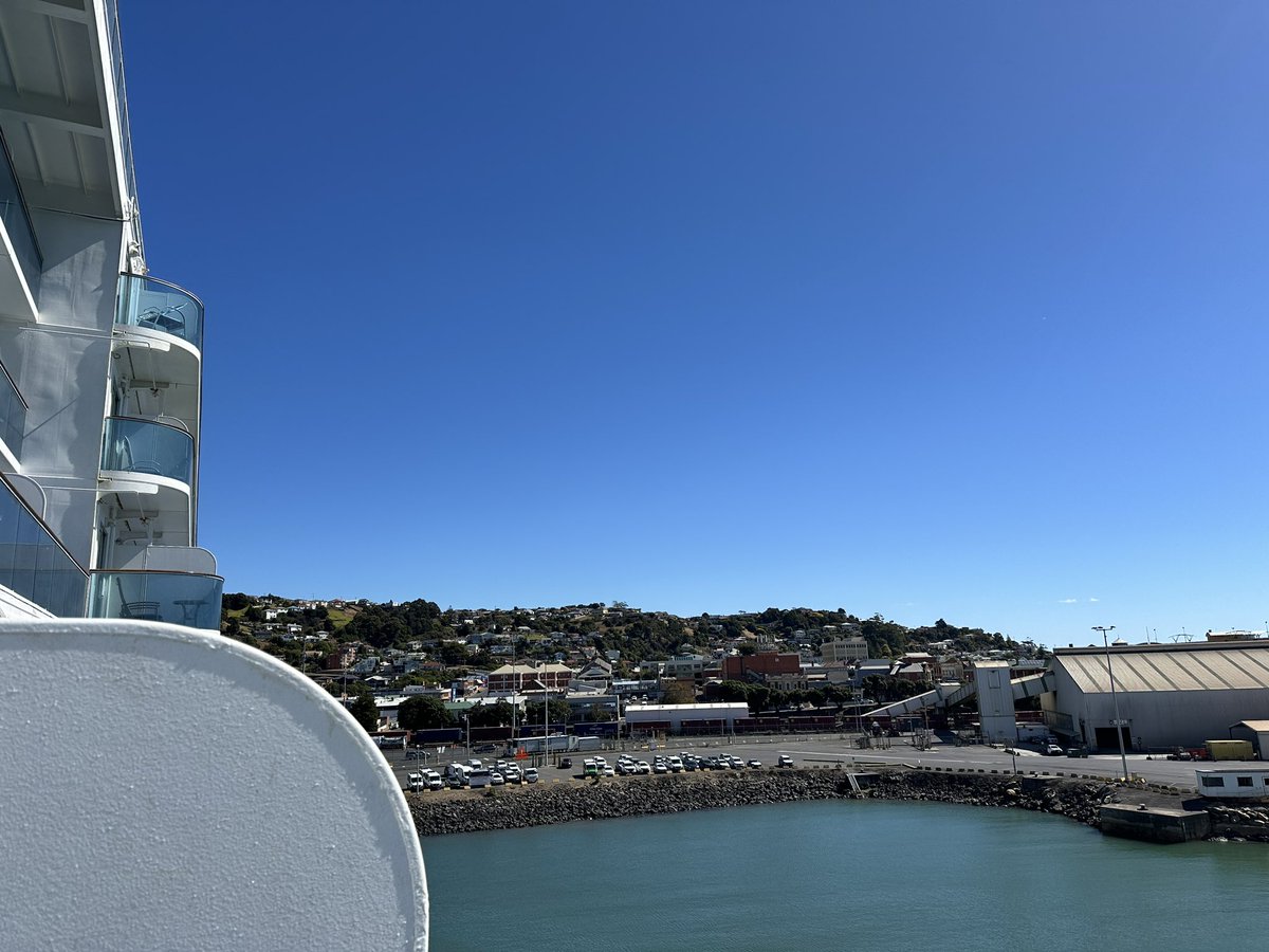 Newy Traveller tweet media