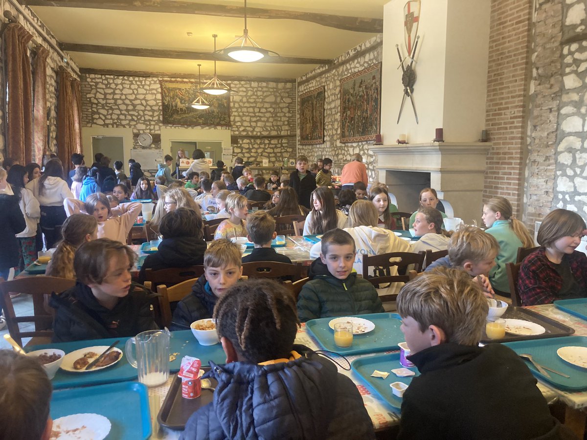 We arrived late last night and are now enjoying breakfast before a trip to the market this morning!