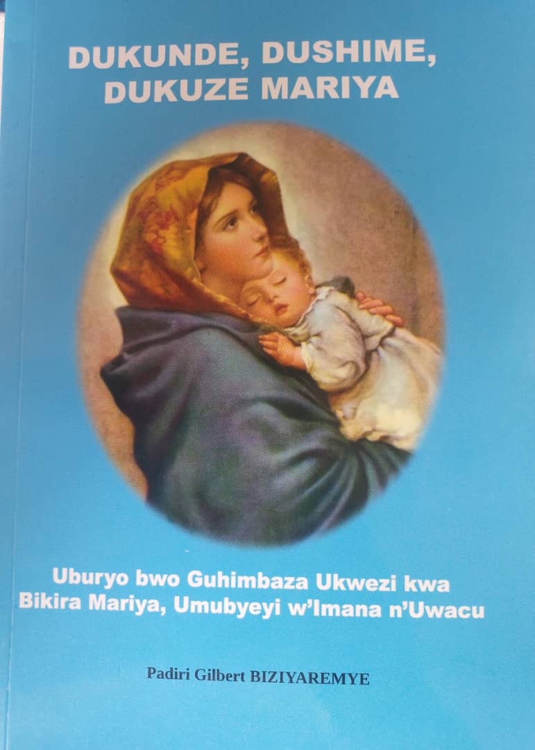 ArchKigali's tweet photo. Ibi bitabo bivuga kuri Roho Mutagatifu no kuri Bikira Mariya, byanditswe na padiri Gilbert Biziyaremye,umupadiri bwite wa Arkidiyosezi ya Kigali. Murabisanga muri Leviticus Shop,iduka ry'ibikoresha bya Liturujiya rya Arkidiyosezi ya Kigali,riherereye muri Centre Saint Paul. https://t.co/cPZcCUX0YZ