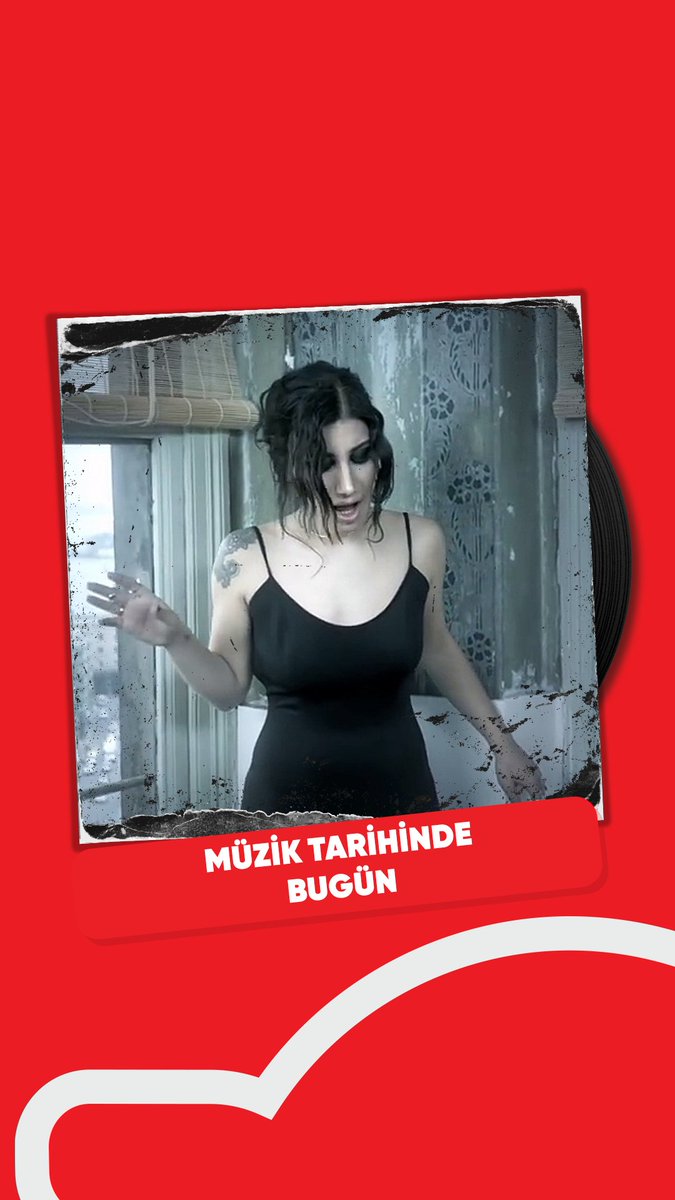 2015'te İrem Derici 'Değmezsin Ağlamaya' adlı maxi single'ını yayınladı. 📣 Maxi single da 2 şarkı ve bir remix yer almıştı. 🎶💃 #iremderici #remix #sarkı #powerturk #single @iremderici
